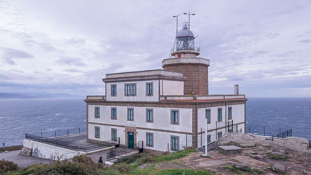 Rekunchos te propone diferentes rutas con perros por Galicia, descubriendo lugares para ir con mascotas en lugares como Fisterra